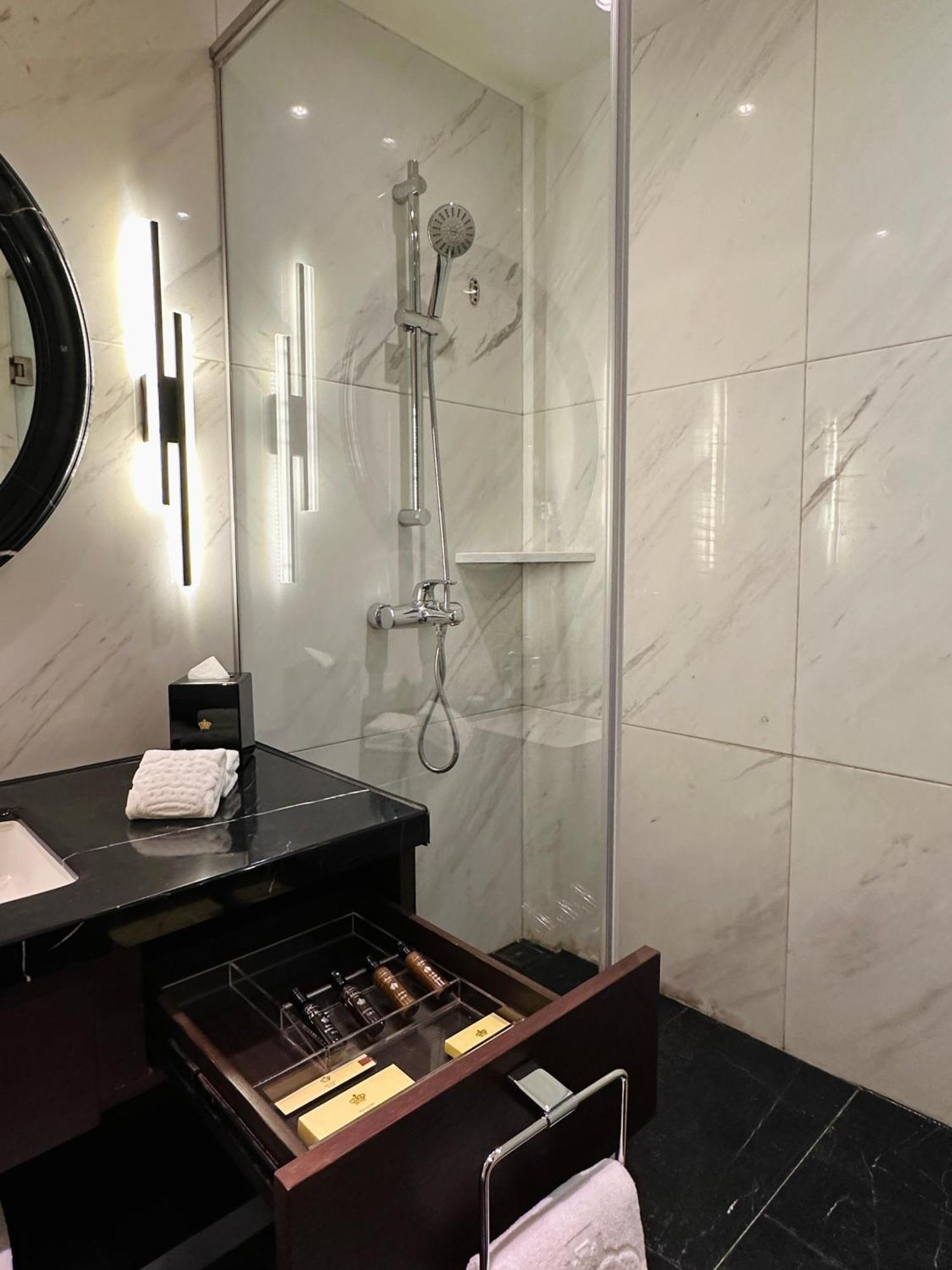 מקאו Grand Emperor Hotel מראה חיצוני תמונה